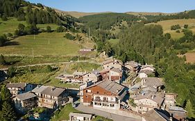 Elva Apartments